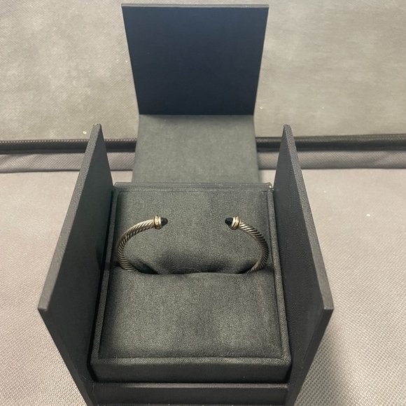 David Yurman - Cable Bracelet - Black Onyx with 18K Yellow Gold - Picture 4 of 10